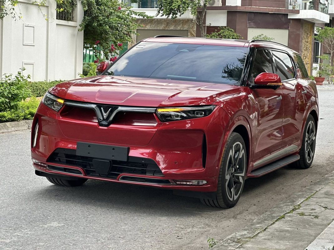 Giá xe VinFast VF9 lăn bánh mới nhất